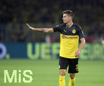 03.08.2019, Fussball  2019/2020, Supercup 2019, Borussia Dortmund - FC Bayern Mnchen, im Signal-Iduna-Park Stadion Dortmund, Julian Weigl (Dortmund) gibt Handzeichen.


