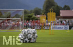 06.08.2019, Fussball 1. Liga 2019/2020, Sommertrainingslager des FC Bayern Mnchen in Rottach Egern am Tegernsee, Ballnetz liegt bereit.


