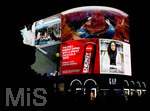 28.05.2019, London. Werbetafel am Picadilly Circus bei Nacht, Coca Cola Werbung.