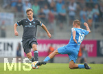 30.08.2019, Fussball 3. Liga 2019/2020, 7. Spieltag, Chemnitzer FC  - TSV 1860 Mnchen, im Stadion an der Gellertstrae Chemnitz. (L-R) Dennis Dressel (1860 Mnchen) gegen Daniel Bohl (Chemnitzer FC) 


