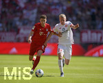 31.08.2019, Fussball 1. Bundesliga 2019/2020, 3.Spieltag, FC Bayern Mnchen - 1.FSV Mainz 05, in der Allianzarena Mnchen. v.li: Benjamin Pavard (Bayern Mnchen) gegen Jonathan Burkardt (FSV Mainz).


