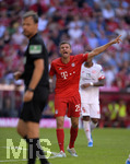 31.08.2019, Fussball 1. Bundesliga 2019/2020, 3.Spieltag, FC Bayern Mnchen - 1.FSV Mainz 05, in der Allianzarena Mnchen. Thomas Mller (FC Bayern Mnchen) schimpft mit dem Schiedsrichter.

