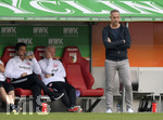 14.09.2019, Fussball 1. Bundesliga 2019/2020, 4.Spieltag, FC Augsburg - Eintracht Frankfurt, in der WWK-Arena Augsburg. re: Trainer Adi Htter (Eintracht Frankfurt) nachdenklich an der Seitenlinie.


