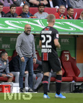 28.09.2019, Fussball 1. Bundesliga 2019/2020, 6.Spieltag, FC Augsburg - Bayer Leverkusen, in der WWK-Arena Augsburg. Trainer Peter Bosz (Leverkusen) in Rage.



