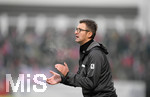 01.12.2019, Fussball 3. Bundesliga 2019/2020, 17.Spieltag, SpVgg Unterhaching - TSV 1860 Mnchen, im Sportpark Unterhaching, Trainer Michael Kllner (TSV 1860 Mnchen).  


