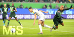 18.12.2019, Fussball 1. Bundesliga 2019/2020, 16. Spieltag, VfL Wolfsburg - FC Schalke 04, in der Volkswagen Arena Wolfsburg. (L-R) Amine Harit (Schalke) gegen Marcel Tisserand (Wolfsburg)


