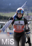 28.12.2019, Skispringen Vierschanzentournee Oberstdorf Training an der Schattenbergschanze, Marius Lindvik (Norwegen) geht zur Schanze hoch.