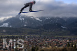 28.12.2019, Skispringen Vierschanzentournee Oberstdorf Training an der Schattenbergschanze, Luca Roth (GER) fliegt ins Tal.
