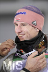 28.12.2019, Skispringen Vierschanzentournee Oberstdorf Training an der Schattenbergschanze, Karl Geiger (Deutschland) lacht zufrieden. 