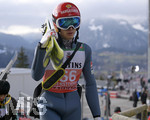 28.12.2019, Skispringen Vierschanzentournee Oberstdorf Training an der Schattenbergschanze, Philipp Aschenwald (sterreich) geht zur Schanze hoch.