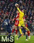 05.03.2024,  Fussball UEFA Championsleague 2023/2024: Achtelfinale,  FC Bayern Mnchen - Lazio Rom, in der Allianz-Arena Mnchen. Thomas Mller (FC Bayern Mnchen) gegen Torwart Ivan Provedel (Lazio Rom) 


