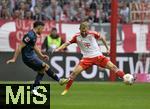 09.03.2024, Fussball 1. Bundesliga 2023/2024, 25.Spieltag, FC Bayern Mnchen - 1.FSV Mainz 05, in der Allianz-Arena Mnchen.  Konrad Laimer (FC Bayern Mnchen) wehrt den Ball ab.

