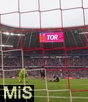 09.03.2024, Fussball 1. Bundesliga 2023/2024, 25.Spieltag, FC Bayern Mnchen - 1.FSV Mainz 05, in der Allianz-Arena Mnchen.  Tor zum 5.1 fr Bayern, die Mainzer liegen geschlagen am Boden. Torwart Robin Zentner (FSV Mainz), auf der Anzeigentafel ist das Tor angezeigt



