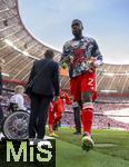 09.03.2024, Fussball 1. Bundesliga 2023/2024, 25.Spieltag, FC Bayern Mnchen - 1.FSV Mainz 05, in der Allianz-Arena Mnchen.  Dayot Upamecano (FC Bayern Mnchen) kommt zur Ersatzbank.


