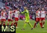 09.03.2024, Fussball 1. Bundesliga 2023/2024, 25.Spieltag, FC Bayern Mnchen - 1.FSV Mainz 05, in der Allianz-Arena Mnchen.  Torwart Robin Zentner (FSV Mainz) in Rage, whrend die Bayernspieler ihr Tor feiern.

