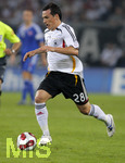 Fussball EM-Qualifikation, Deutschland - Slowakei in Hamburg, 06.06.2007,   Piotr TROCHOWSKI (GER) am Ball.        