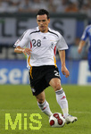 Fussball EM-Qualifikation, Deutschland - Slowakei in Hamburg, 06.06.2007,   Piotr TROCHOWSKI (GER) am Ball.    