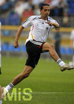 Fussball EM-Qualifikation, Deutschland - Slowakei in Hamburg, 06.06.2007,   Kevin KURANYI (GER) Schusshaltung beim Aufwärmen..