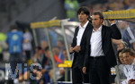 Fussball EM-Qualifikation, Deutschland - Slowakei in Hamburg, 06.06.2007,   Bundestrainer Jochim LÖW ( GER) und Co-Trainer Hans FLICK (re).
