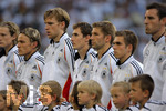 Fussball EM-Qualifikation, Deutschland - Slowakei in Hamburg, 06.06.2007,   Die Nationalspieler sind vor dem Spiel konzentriert. v.l. Marcell JANSEN, Clemens FRITZ, Miroslav KLOSE, Thomas HITZLSPERGER, Philipp LAHM und Christoph METZELDER.