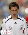 Fussball EM-Qualifikation, Deutschland - Slowakei in Hamburg, 06.06.2007,    Miroslav KLOSE (GER) ist nachdenklich vor dem Spiel.
