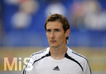 Fussball EM-Qualifikation, Deutschland - Slowakei in Hamburg, 06.06.2007,    Miroslav KLOSE (GER) ist nachdenklich vor dem Spiel.