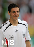 Fussball EM-Qualifikation, Deutschland - Slowakei in Hamburg, 06.06.2007, Roberto HILBERT  (GER) freut sich riesig.  