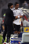 Fussball EM-Qualifikation, Deutschland - Slowakei in Hamburg, 06.06.2007,   Bundestrainer Joachim LÖW (li, GER) wechselt seinen Stürmer Kevin KURANYI (re) aus.