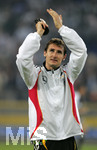 Fussball EM-Qualifikation, Deutschland - Slowakei in Hamburg, 06.06.2007,   Miroslav KLOSE (GER) verabschiedet sich bei den Fans.