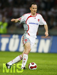 Fussball DFB-Pokal-Finale in Berlin, 26.05.2007,  VfB Stuttgart - 1.FC Nürnberg,  Der Nuernberger Markus SCHROTH am Ball,
