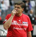 Fussball DFB-Pokal-Finale in Berlin, 26.05.2007,  VfB Stuttgart - 1.FC Nürnberg, Der Nuernberger Trainer Hans MEYER  vor dem Spiel,
