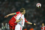 Fussball DFB-Pokal-Finale in Berlin, 26.05.2007,  VfB Stuttgart - 1.FC Nürnberg, Der Stuttgarter Fernando MEIRA (hinten, rot) im Zeikampf mit dem Nuernberger Matthew SPIRANOVIC (vorne, weiss),