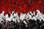 Fussball DFB-Pokal-Finale in Berlin, 26.05.2007,  VfB Stuttgart - 1.FC Nürnberg, Die Nuernberger Fans zeigen Flagge vor dem Spiel,