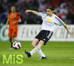 Fussball, DFB-Pokal-Finale Frauen in Berlin, 26.05.2007,  1.FFC Frankfurt - FCR 2001 Duisburg, Pia WUNDERLICH (Frankfurt) am Ball,