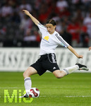 Fussball, DFB-Pokal-Finale Frauen in Berlin, 26.05.2007,  1.FFC Frankfurt - FCR 2001 Duisburg, Pia WUNDERLICH (Frankfurt) am Ball,