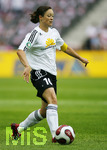 Fussball, DFB-Pokal-Finale Frauen in Berlin, 26.05.2007,  1.FFC Frankfurt - FCR 2001 Duisburg, Renate LINGOR (Frankfurt, 10) am Ball
