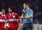 Fussball DFB-Pokal-Finale in Berlin, 26.05.2007,  VfB Stuttgart - 1.FC Nürnberg,  Schiedsrichter Michael WEINER pfeift.       