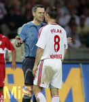 Fussball DFB-Pokal-Finale in Berlin, 26.05.2007,  VfB Stuttgart - 1.FC Nürnberg,  Schiedsrichter Michael WEINER (links) und Jan POLAK (re, Nürnberg).       