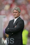 Fussball DFB-Pokal-Finale in Berlin, 26.05.2007,  VfB Stuttgart - 1.FC Nürnberg, Trainer Armin VEH (Stuttgart) ist nachdenklich.