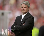 Fussball DFB-Pokal-Finale in Berlin, 26.05.2007,  VfB Stuttgart - 1.FC Nürnberg, Trainer Armin VEH (Stuttgart) ist nachdenklich.