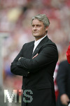 Fussball DFB-Pokal-Finale in Berlin, 26.05.2007,  VfB Stuttgart - 1.FC Nürnberg, Trainer Armin VEH (Stuttgart) ist nachdenklich.