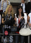 Fussball DFB-Pokal-Finale in Berlin, 26.05.2007,  VfB Stuttgart - 1.FC Nürnberg, v.l. KATINKA (Freundin von Marco ENGELHARDT), MICHELLE (Freundin von GLAUGER).  