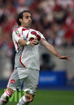 Fussball DFB-Pokal-Finale in Berlin, 26.05.2007,  VfB Stuttgart - 1.FC Nürnberg, Javier Horacio PINOLA (Nürnberg) stoppt den Ball mit der Brust.             