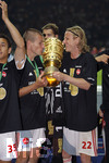 Fussball DFB-Pokal-Finale in Berlin, 26.05.2007,  VfB Stuttgart - 1.FC Nürnberg, Merek NIKL (li) und Marco ENGELHARDT (re, beide Nürnberg) küssen den DFB-Pokal.