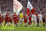 Fussball DFB-Pokal-Finale in Berlin, 26.05.2007,  VfB Stuttgart - 1.FC Nürnberg, Einmarsch der beiden Mannschaften.