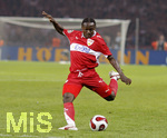 Fussball DFB-Pokal-Finale in Berlin, 26.05.2007,  VfB Stuttgart - 1.FC Nürnberg, Arthur BOKA (Stuttgart) am Ball.        