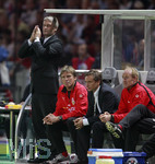 Fussball DFB-Pokal-Finale in Berlin, 26.05.2007,  VfB Stuttgart - 1.FC Nürnberg,  Trainer Armin VEH (Stuttgart) schickt ein Stoßgebet in den Himmel.    