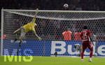 Fussball DFB-Pokal-Finale in Berlin, 26.05.2007,  VfB Stuttgart - 1.FC Nürnberg, Der Treffer zum 2:3 fliegt an Torwart Timo HILDEBRAND (li, Stuttgart) vorbei.