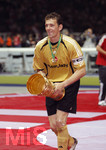 Fussball DFB-Pokal-Finale in Berlin, 26.05.2007,  VfB Stuttgart - 1.FC Nürnberg, Torwart Raphael SCHÄFER (mitte, Nürnberg) feiert den DFB-Pokalsieg.