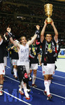 Fussball DFB-Pokal-Finale in Berlin, 26.05.2007,  VfB Stuttgart - 1.FC Nürnberg, Jaouhar MNARI (re, Nürnberg) und Javier Horacio PINOLA (li, Nürnberg) feiern den DFB-Pokalsieg.